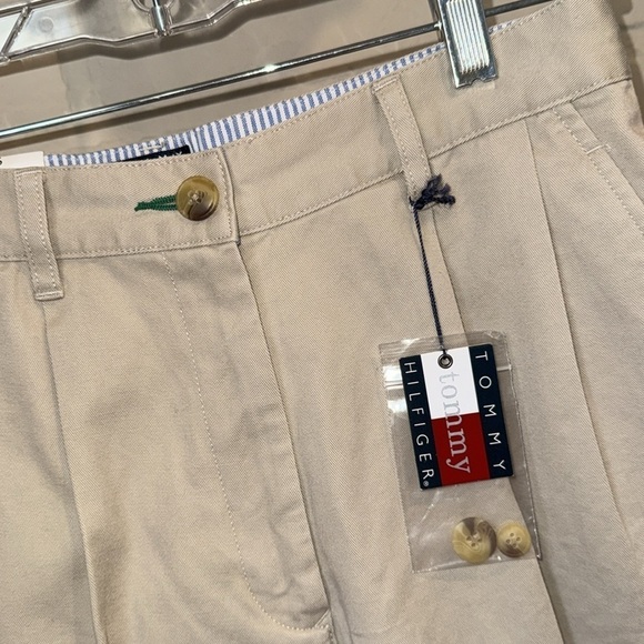 Tommy Hilfiger shorts Khaki women’s sz 6 cotton 100% New pleated
Longer inseam - Picture 2 of 6